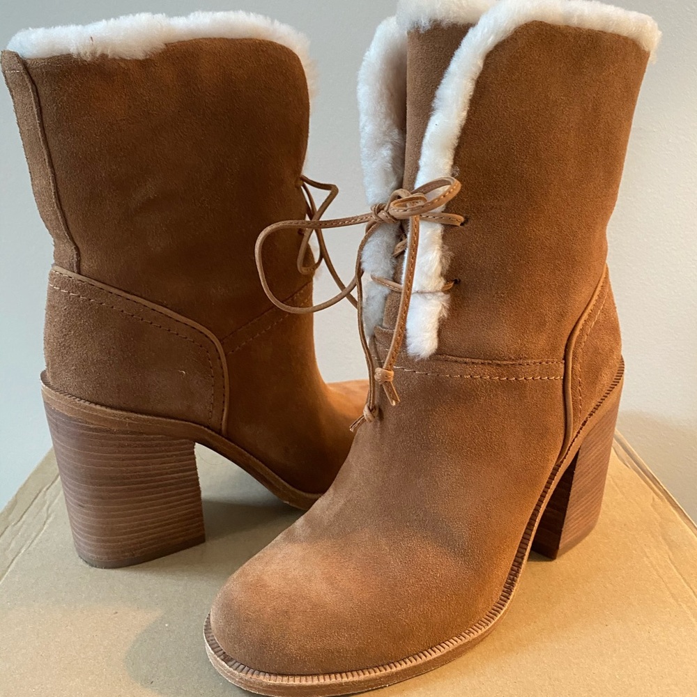 UGG JERENE WOMEN'S BOOTS - WORN ONCE WITH BOX SZ 7
